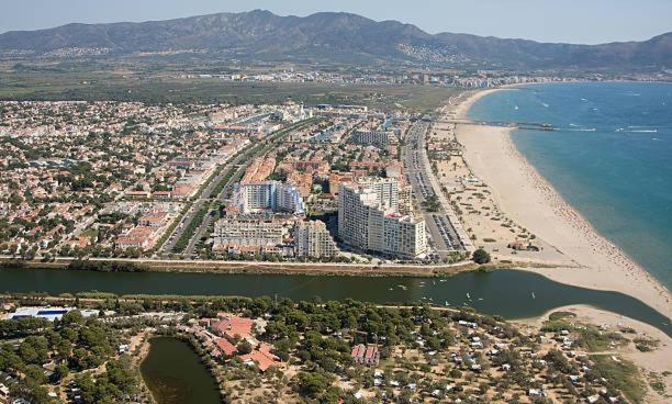 Charmante Maison Coeur De Ville 650M Plage Empuriabrava Ngoại thất bức ảnh